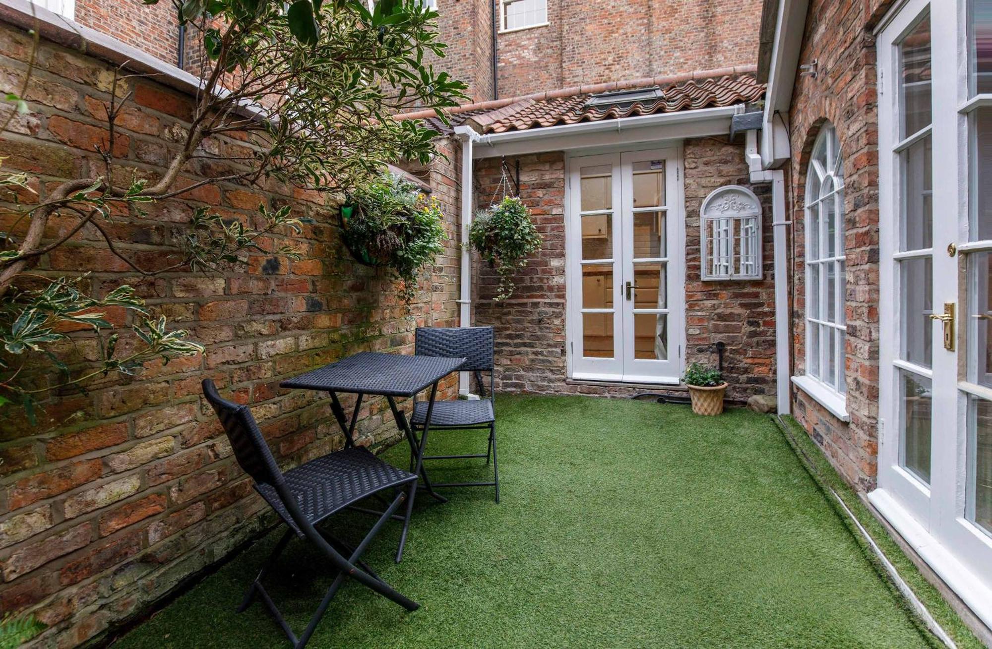 Monk Bar Garden Hideaway Villa York Exteriör bild